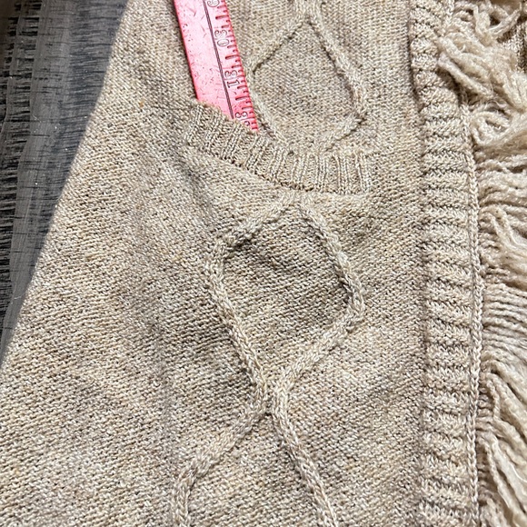 Chic Cream Fringe Women's Sweater Vest - Picture 3 of 8